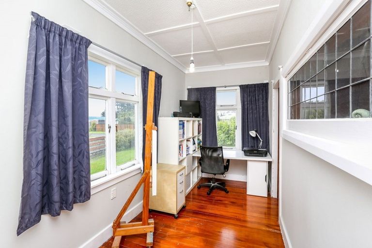 Photo of property in 24 Cumming Street, Okato, 4335