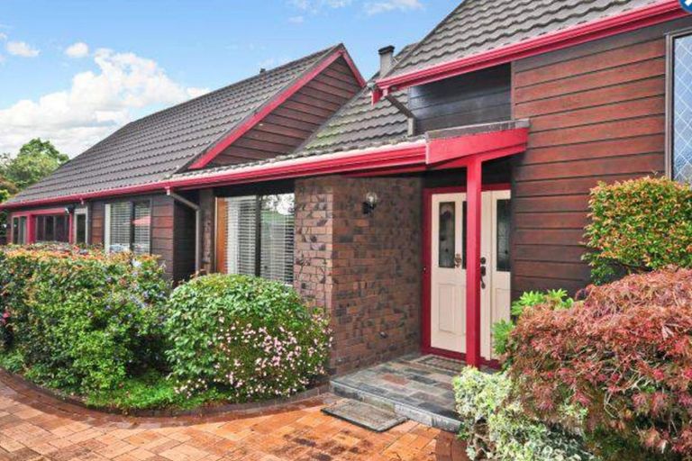 Photo of property in 23 Kensington Place, Fairfield, Hamilton, 3214