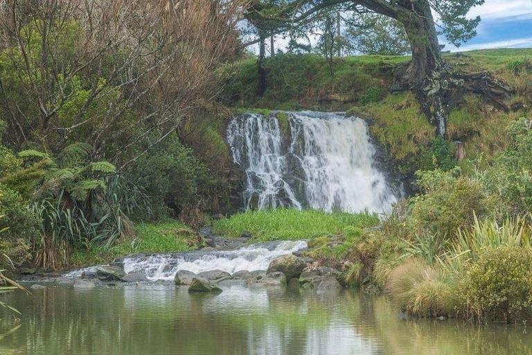 Photo of property in 82 Waitangi Falls Road, Glenbrook, Waiuku, 2681