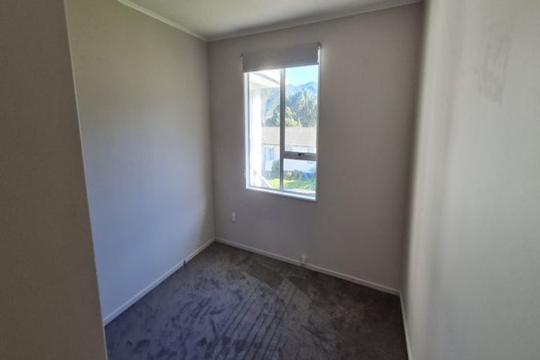 Photo of property in 60 Percy Dyett Drive, Karori, Wellington, 6012