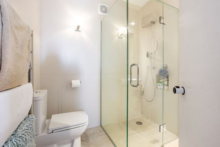 Photo of property in 25 Clermont Terrace, Kelburn, Wellington, 6012