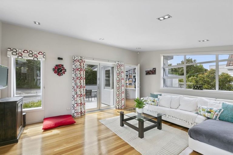 Photo of property in 99 Jubilee Road, Khandallah, Wellington, 6035