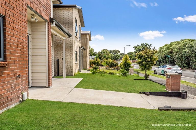 Photo of property in 43 Becker Drive, Weymouth, Auckland, 2103