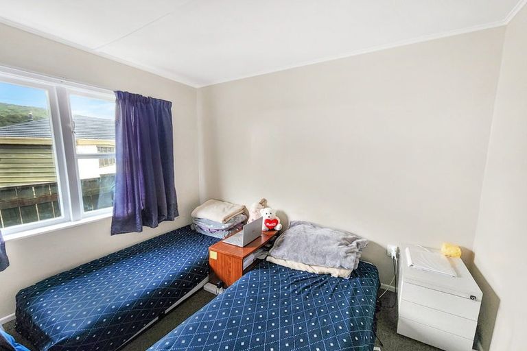 Photo of property in 5 Willow Grove, Wainuiomata, Lower Hutt, 5014