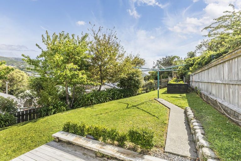 Photo of property in 13 Kowhai Street, Tawa, Wellington, 5028