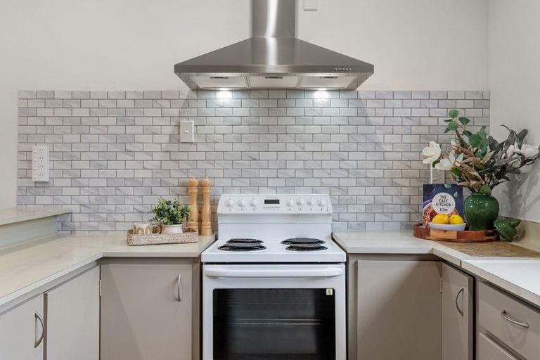 Photo of property in 19 Wyon Street, Linwood, Christchurch, 8062