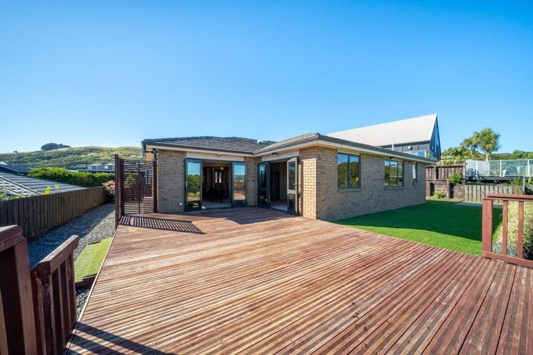 Photo of property in 30 Cedarwood Street, Woodridge, Wellington, 6037