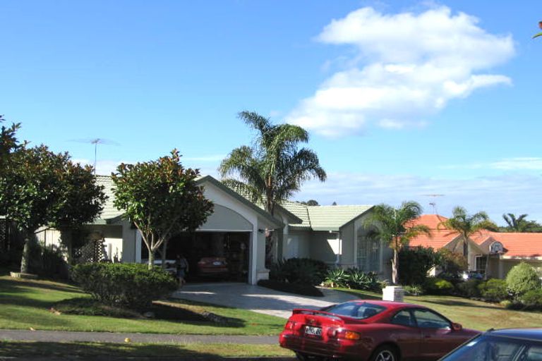 Photo of property in 17 Westminster Gardens, Unsworth Heights, Auckland, 0632