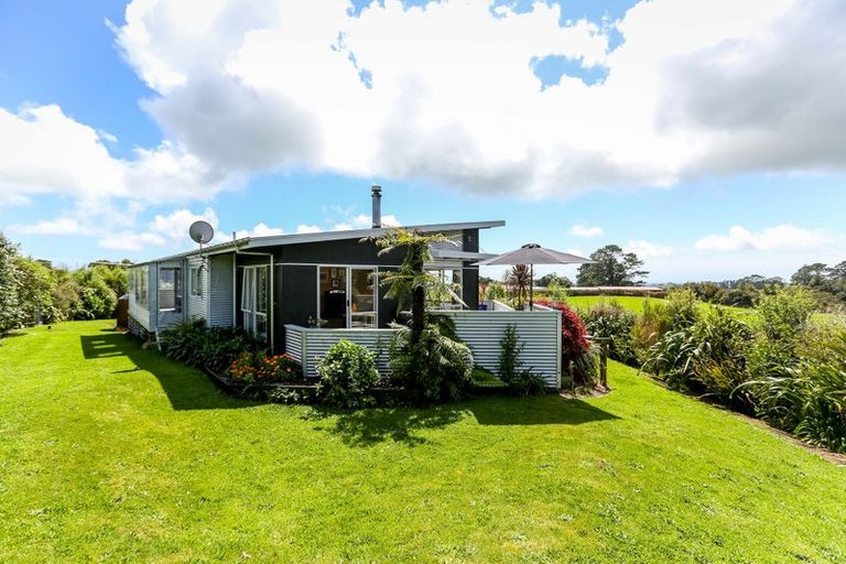 Photo of property in 1291 Carrington Road, Hurworth, New Plymouth, 4371
