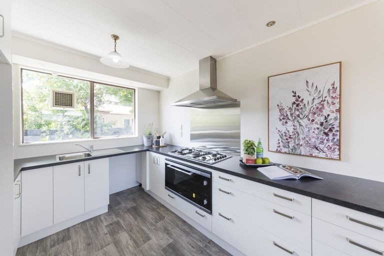 Photo of property in 3 Escort Grove, Awapuni, Palmerston North, 4412