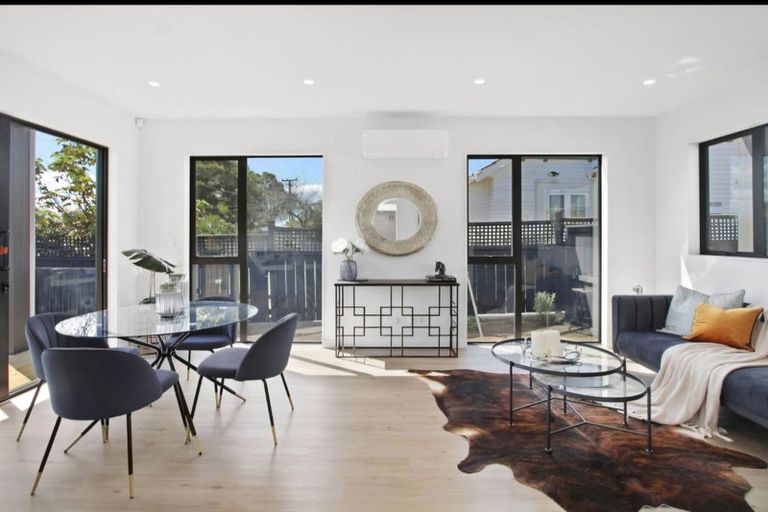 Photo of property in 1/15 Old Wairoa Road, Papakura, 2110