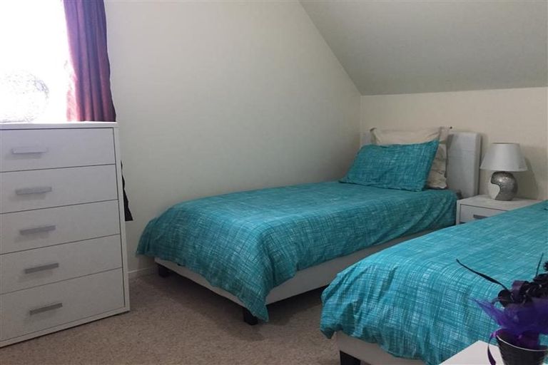 Photo of property in 302a Triangle Road, Massey, Auckland, 0614