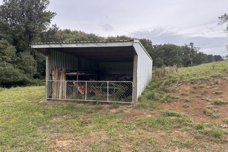 Photo of property in 114 Ackworth Road, Lepperton, New Plymouth, 4373