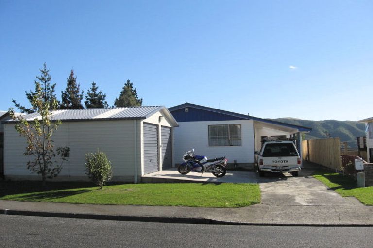 Photo of property in 24 Robson Street, Stokes Valley, Lower Hutt, 5019