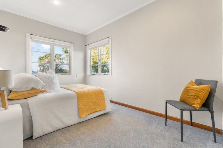 Photo of property in 55 Eastglen Road, Glen Eden, Auckland, 0602