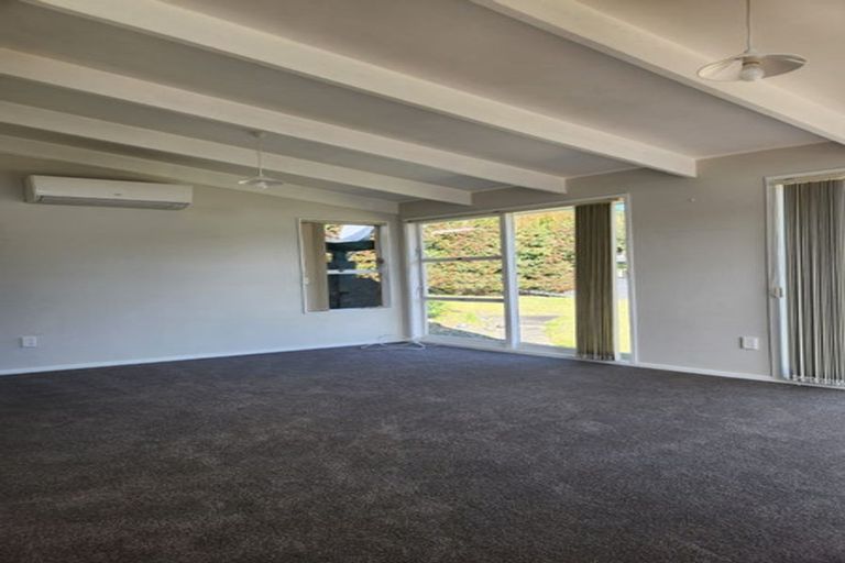 Photo of property in 1 Margan Place, Red Hill, Papakura, 2110
