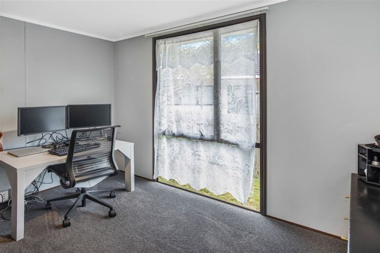 Photo of property in 9a Mcmanaway Grove, Stokes Valley, Lower Hutt, 5019