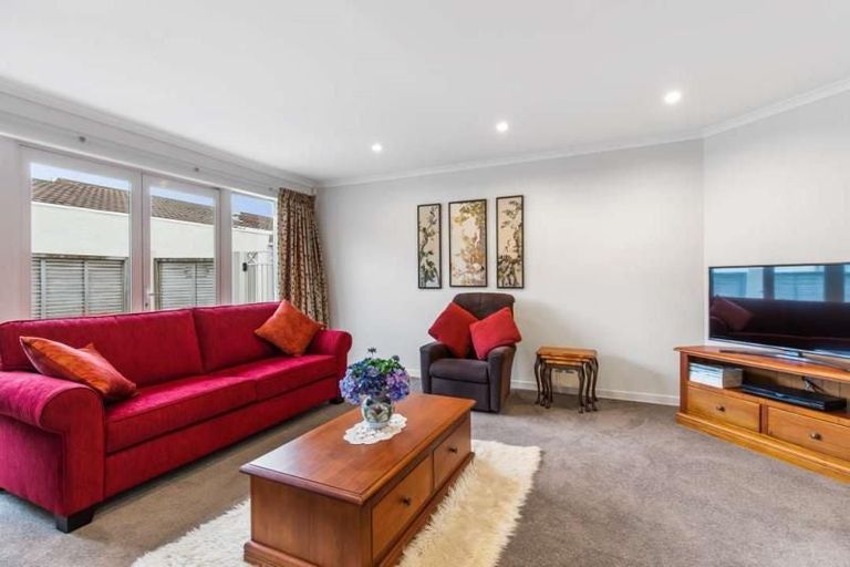 Photo of property in 53a Oxford Street, Tawa, Wellington, 5028