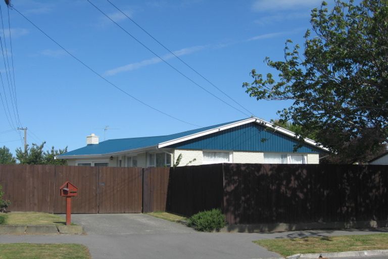 Photo of property in 4 Martbern Crescent, Bishopdale, Christchurch, 8053