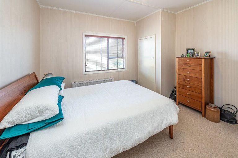 Photo of property in 13 Okiwa Terrace, Waiinu Beach, Whanganui, 4588