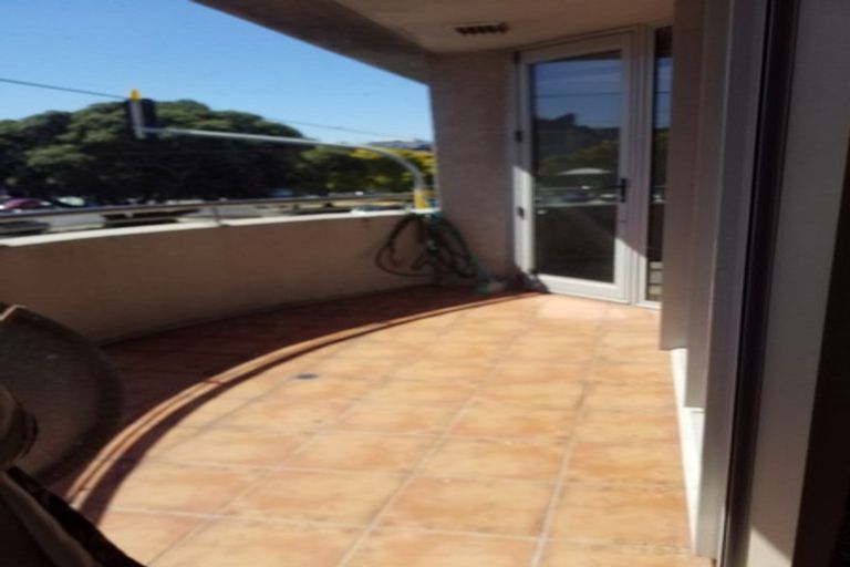 Photo of property in Construction House, 53/80 Kent Terrace, Mount Victoria, Wellington, 6011