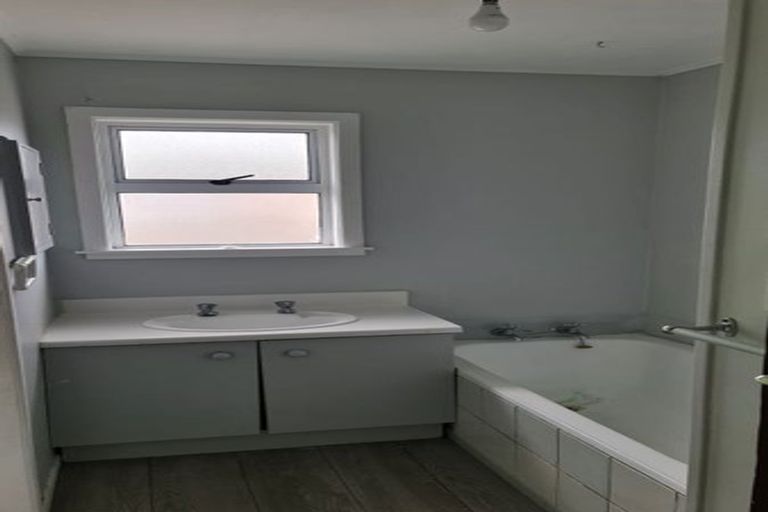 Photo of property in 28 Titoki Street, Castlecliff, Whanganui, 4501