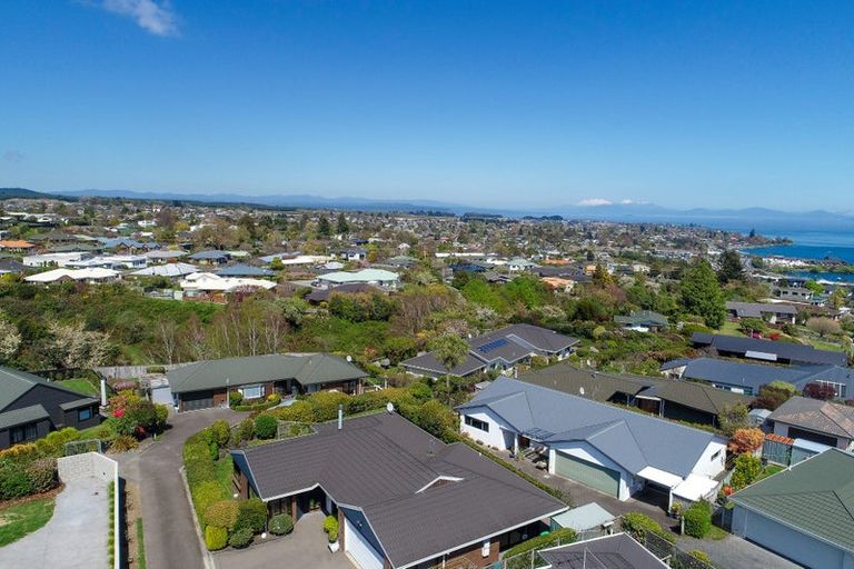Photo of property in 79 Harvey Street, Waipahihi, Taupo, 3330