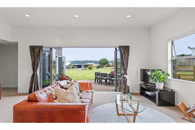 Photo of property in 2 Beachcomber Road, Mangawhai Heads, Mangawhai, 0505