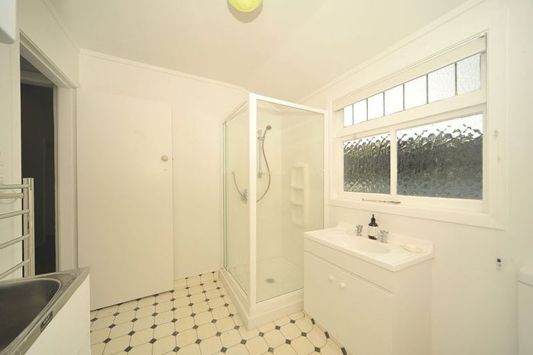 Photo of property in 12 Fernhill Terrace, Wadestown, Wellington, 6012