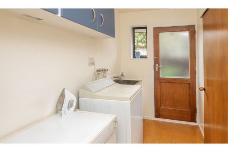 Photo of property in 1/124 Hamilton Avenue, Ilam, Christchurch, 8041