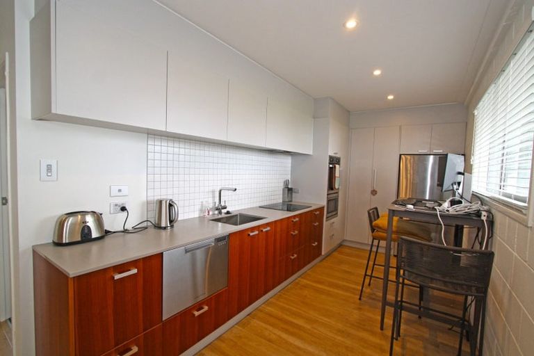 Photo of property in 4/6 Belt Road, Moturoa, New Plymouth, 4310