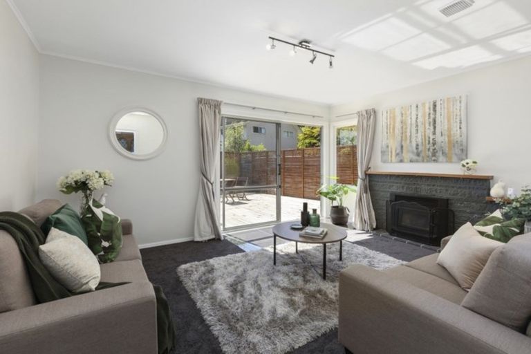 Photo of property in 28 Lowry Crescent, Stokes Valley, Lower Hutt, 5019