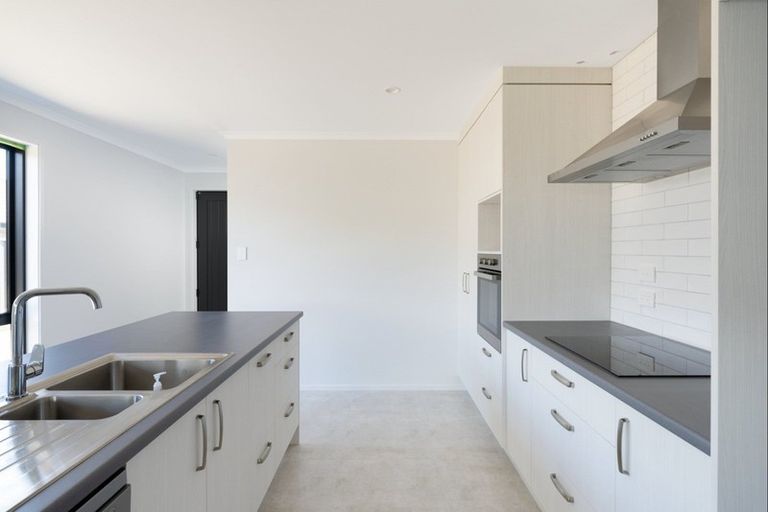 Photo of property in 23 Pioneer Crescent, Omokoroa, 3114