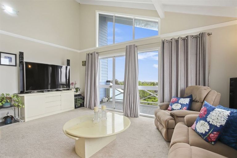 Photo of property in 12 Bilkey Avenue, Pukekohe, 2120