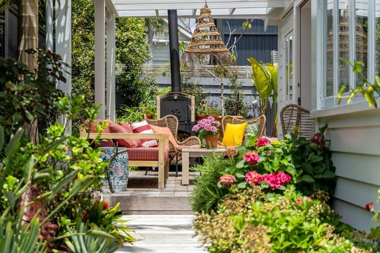 Photo of property in 5 Turnbull Road, Narrow Neck, Auckland, 0624