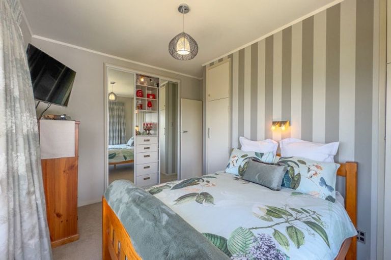 Photo of property in 152 Brunton Crescent, Thames, 3500