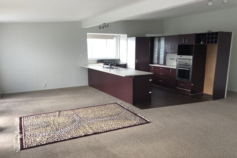 Photo of property in 25 Whangaparaoa Road, Red Beach, 0932