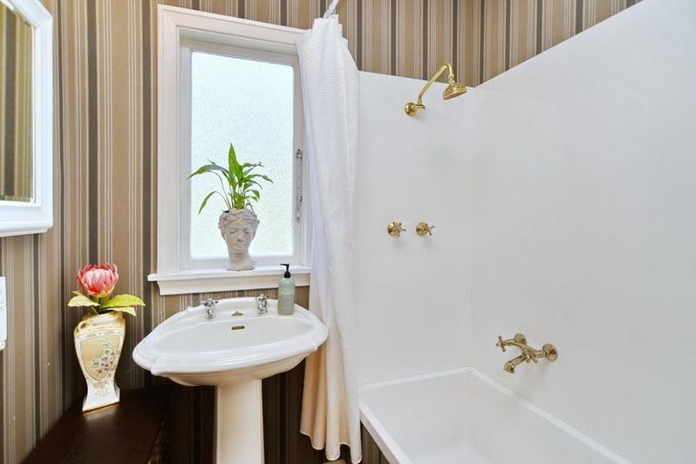 Photo of property in 1/2 Barrington Street, Somerfield, Christchurch, 8024