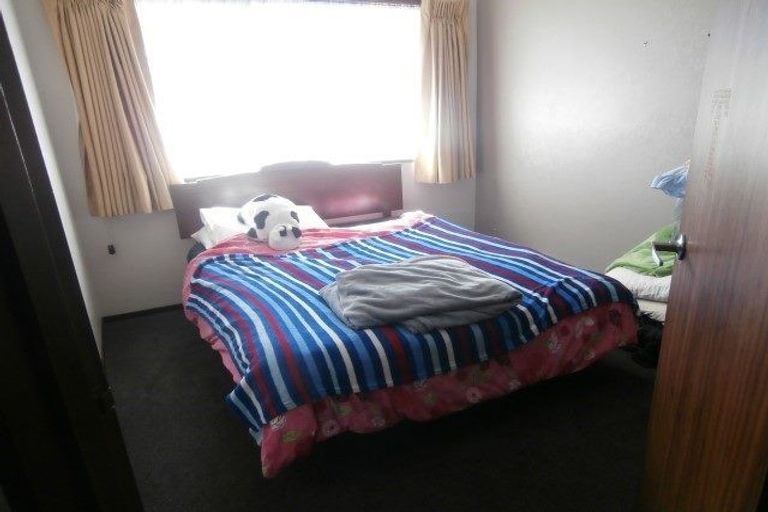 Photo of property in 1/5 Salford Avenue, Redwood, Christchurch, 8051