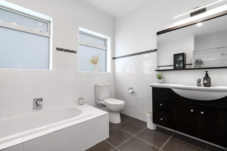 Photo of property in 129 Kings Avenue, Matua, Tauranga, 3110