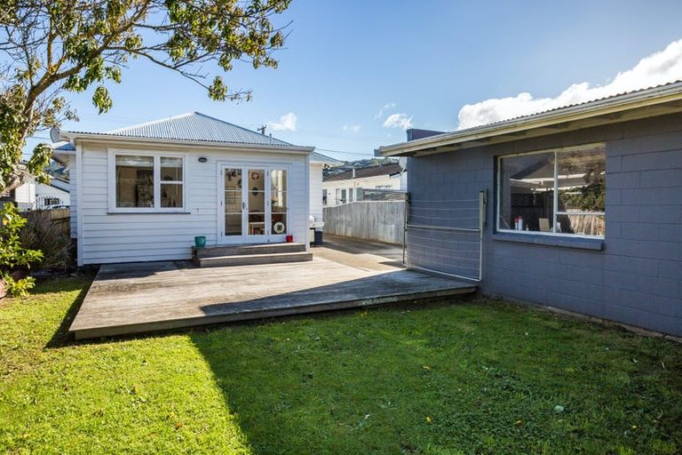 Photo of property in 12 Plunket Avenue, Petone, Lower Hutt, 5012