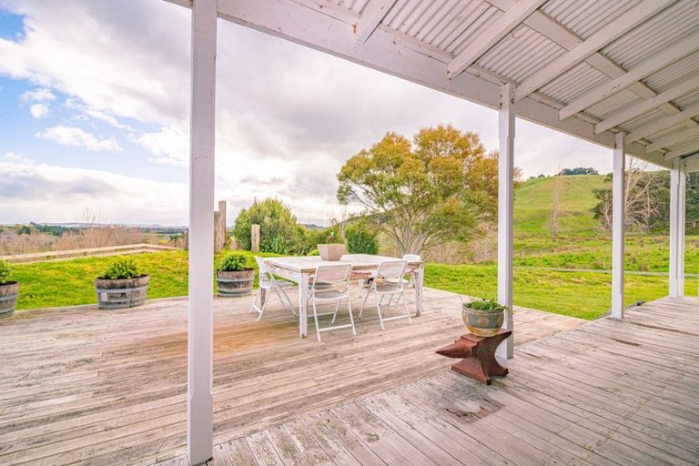 Photo of property in 387 Johns Way, Martinborough, Carterton, 5784