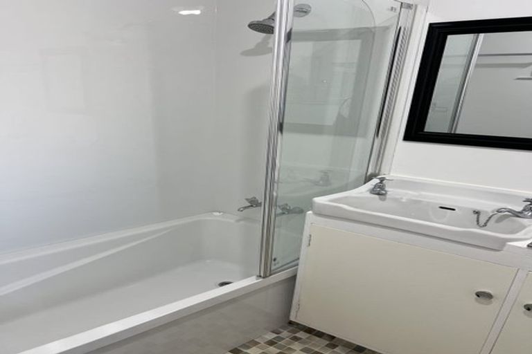 Photo of property in 26 Rhodes Street, Newtown, Wellington, 6021