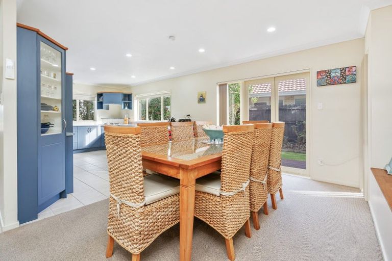 Photo of property in 22 Bermuda Place, One Tree Point, 0118