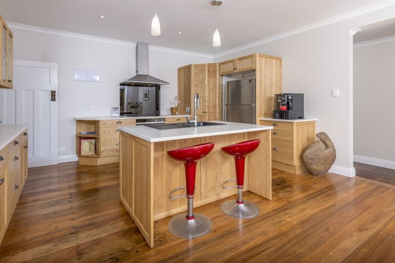 Photo of property in 233 Muriwai Valley Road, Muriwai, Waimauku, 0881