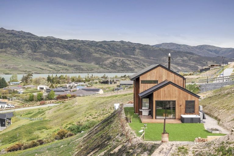 Photo of property in 2 Judare Drive, Lowburn, Cromwell, 9384