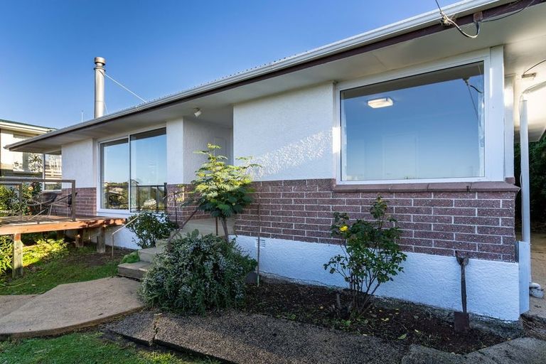 Photo of property in 14 Seaview Terrace, Kew, Dunedin, 9012