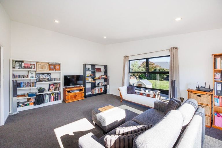 Photo of property in 51 Chestnut Close, Kelvin Grove, Palmerston North, 4414