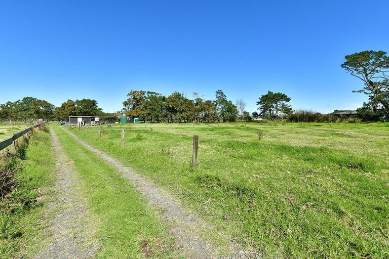 Photo of property in 37 Te Pua School Road, Helensville, 0875