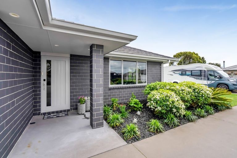 Photo of property in 15 Keene Drive, Bell Block, New Plymouth, 4312